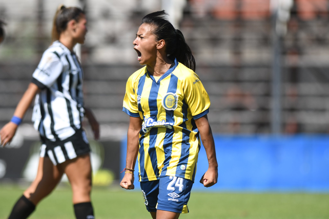 Nadia Fernández grita el único tanto del partido.