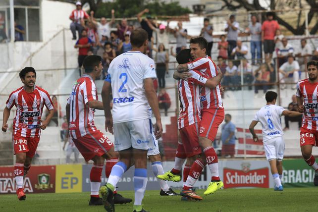 Atlético Paraná perdió en el Muttio frente a Douglas Haig de Pergamino