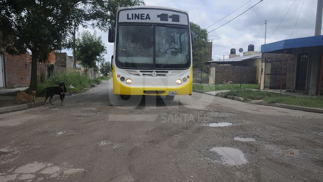 Hirieron a pasajera de la Línea 11 cuando desconocidos arrojaron piedrazos contra los vidrios