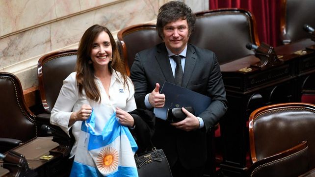 Javier Milei y su vicepresidenta Victoria Villarruel prestarán juramento en el Congreso.