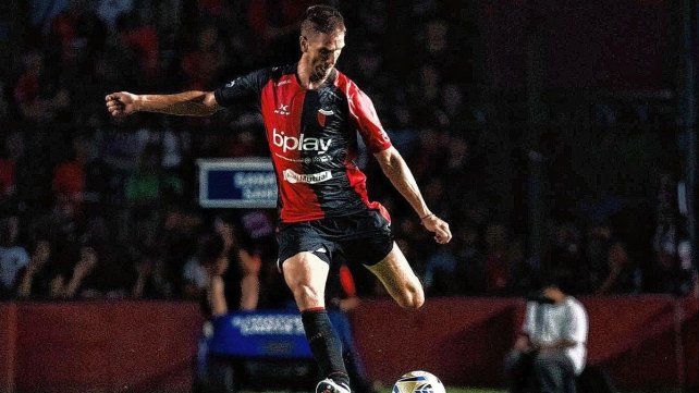 Federico Rasmussen es el único jugador de Colón que sumó todos los minutos en el campeonato.