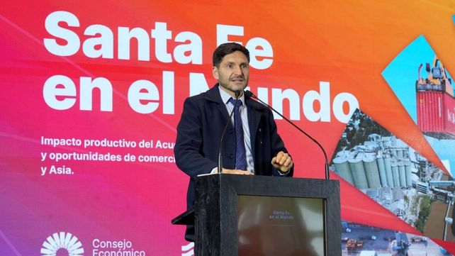 El gobernador Maximiliano Pullaro encabezó la jornada Santa Fe en el mundo.