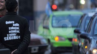 Con gran convocatoria, choferes de taxis y remises marchan para pedir por seguridad