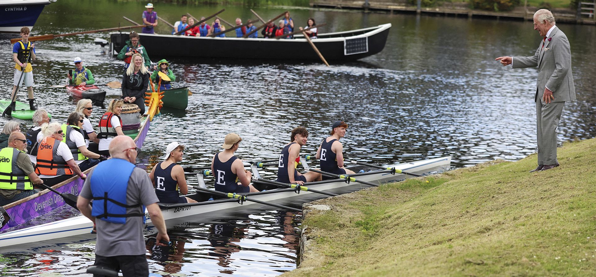 El rey Carlos de Gran Bretaña visita el castillo de Enniskillen, Enniskillen, Irlanda del Norte, el jueves 25 de mayo de 2023, como parte de una visita de dos días a Irlanda del Norte. (Phil Noble/Pool vía AP) El rey Carlos de Gran Bretaña visita el castillo de Enniskillen, Enniskillen, Irlanda del Norte, el jueves 25 de mayo de 2023, como parte de una visita de dos días a Irlanda del Norte. (Phil Noble/Pool vía AP)