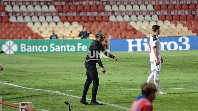 El Vasco Azconzábal está entre los candidatos a ser elegidos como el mejor DT de la 5ª fecha.&nbsp;