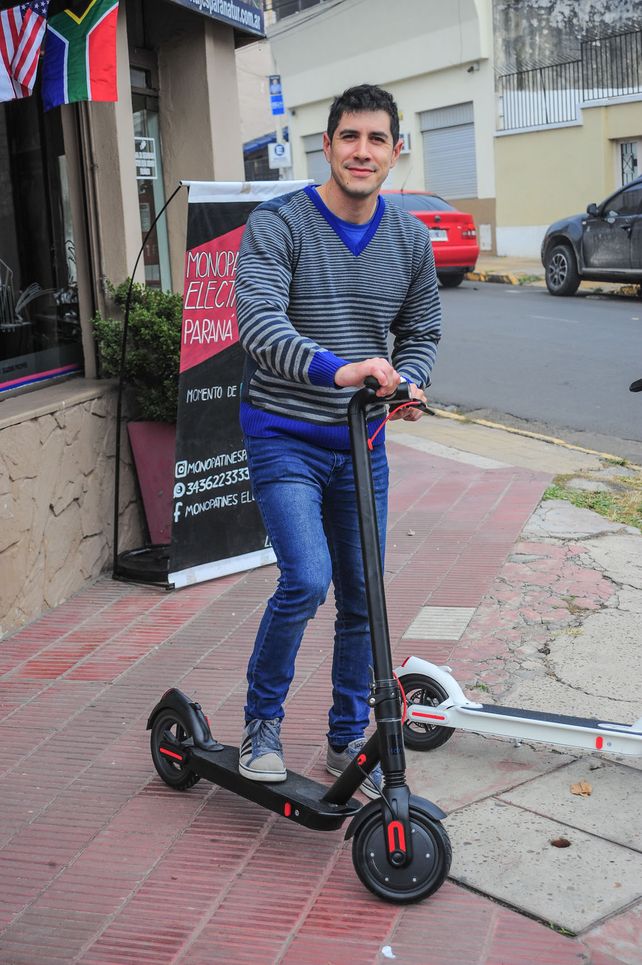Monopatines eléctricos ya circulan por las calles de Paraná