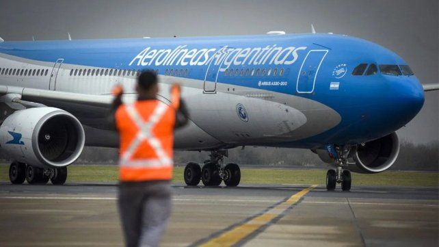 Aerolíneas Argentinas cumple 75 años y la empresa decidió festejarlo con descuentos imperdibles en pasajes a destinos nacionales e interenacionales.