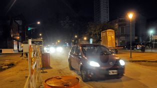 Se habilitó parcialmente el tránsito en la zona del socavón de Boulevard y Rivadavia