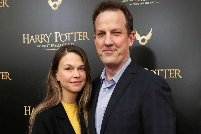 Sutton Foster junto a su ex marido Ted Griffin