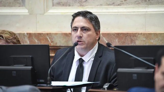 El senador Francisco Paoltroni fue expulsado del bloque de La Libertad Avanza