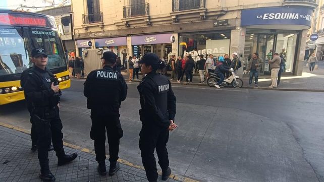 Este miércoles se trastocó un poco la actividad comercial en San Luis y Sarmiento. Discusiones y amenazas entre comerciantes y puesteros.&nbsp;