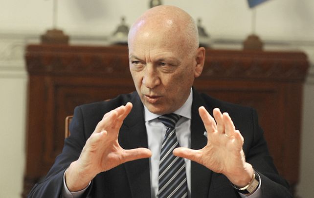 El gobernador le enrostró a los gremios que la suba salarial para este año demandó 3.500 millones de pesos adicionales