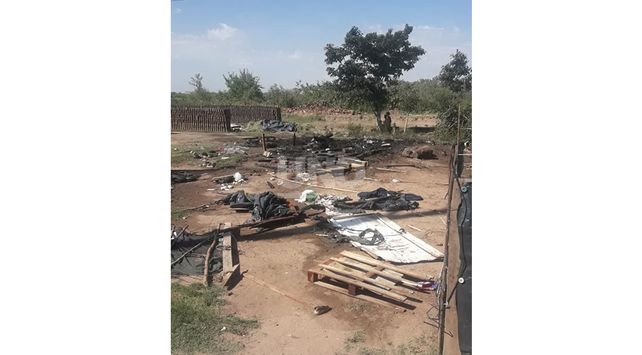 Incendiaron la casa del hombre que torturó a su hijo de tres años