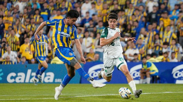 Pol Fernández en acción. El volante ofensivo tiene muchas chances de ser titular en Central frente a Libertad.