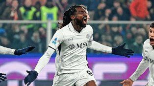 Napoli ganó y es líder de la Serie A.