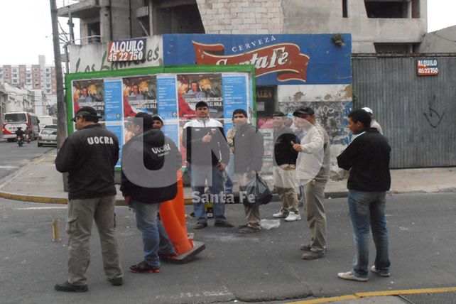 Trabajadores de la Uocra mantienen tres cortes en la ciudad