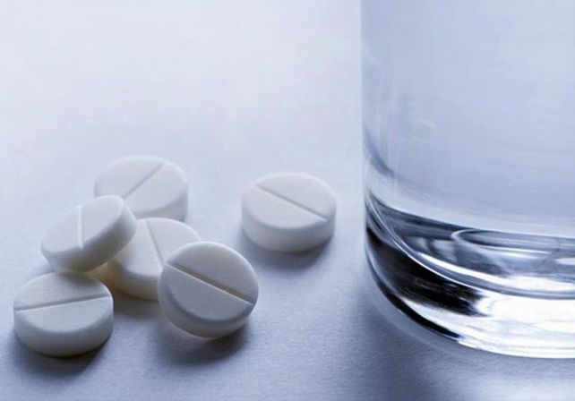 ¿Por qué hay que tomar los medicamentos con agua?
