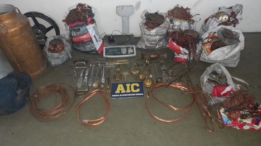 Four arrested and a large amount of bronze seized in a raid on a junkyard