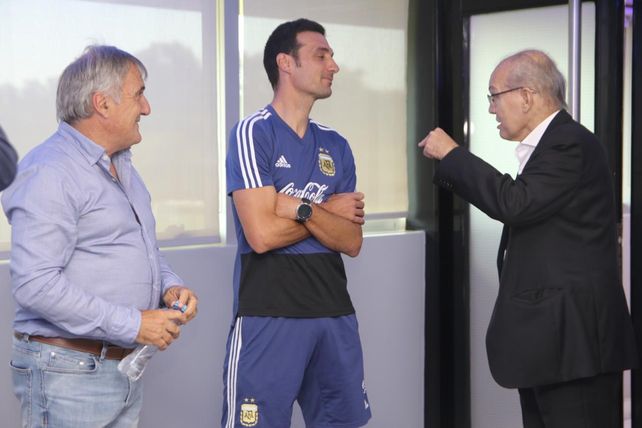 Sabella y Gugnali, junto a Tapia y Scaloni