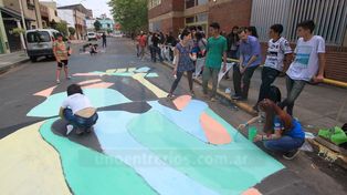Iniciativa. Los jóvenes se expresaron ayer, aun con la negativa de la institución.&nbsp;