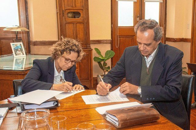Isa Castagnino firmó convenio para el control y fiscalización minera.