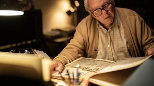 El film narra un hecho histórico ocurrido en vísperas de la Segunda Guerra Mundial. Anthony Hopkins se luce en su rol.