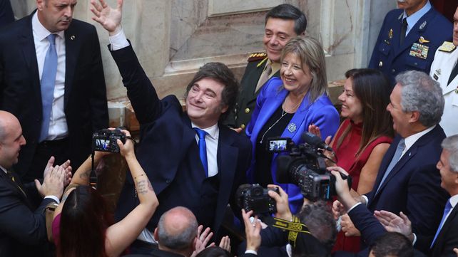 Javier Milei se reúne con legisladores de La Libertad Avanza para hablar sobre la reforma de la Carta Orgánica del Banco Central que enviará al Congreso&nbsp;
