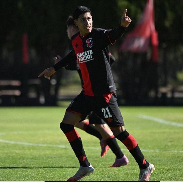 Newells le ganó 2 a 0 a Orense y se ilusiona dentro de este exigente certamen sub-17.