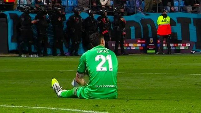 Arias es baja en Racing por lesión y prenden velas para que llegue al cruce ante Peñarol