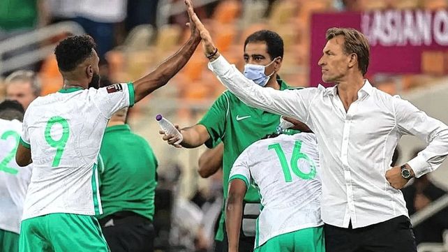 El DT de Arabia Saudita entregó una lista preliminar de 32 jugadores para el Mundial de Qatar.