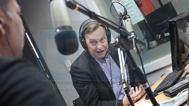 Varisco en los estudios de radio La Red Paraná.