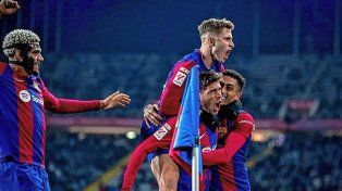 Agónica victoria de Barcelona para seguir de cerca a Girona