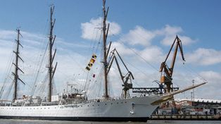 La Fragata Libertad no atraca en puertos de Francia para que no la embarguen