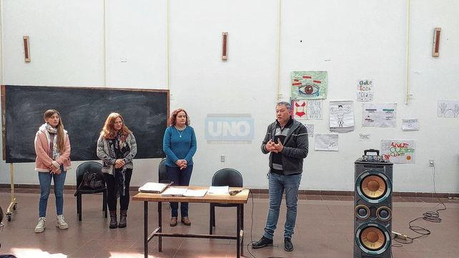 Comunicación. El director de la escuela