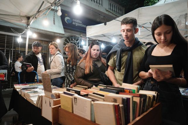 Los rosarinos se vuelcan este viernes a las librerías.