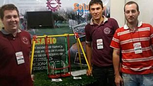 Estudiantes santafesinos que diseñaron una hamaca inclusiva representarán al país