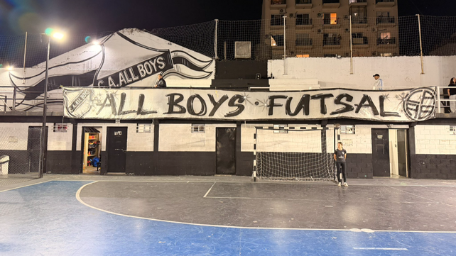 All Boys compartió una foto de la bandera devuelta en la institución