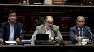 Dictamen. Carlos Heller presidió el debate en la comisión de Presupuesto. La ley de leyes va al recinto.