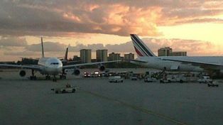 Un avión de Aerolíneas rozó a otro en el aeropuerto Marc Henderson de Miami