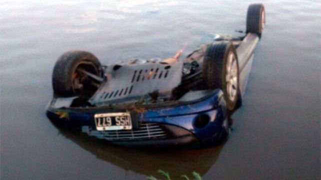 Encontraron un auto hundido en el río Gualeguaychú