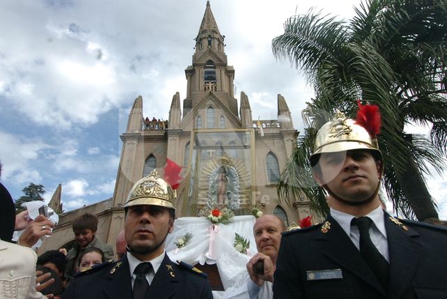 Multitudinaria. Cada año llegan devotos de todos los rincones de la ciudad.