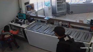 Robaron una heladería