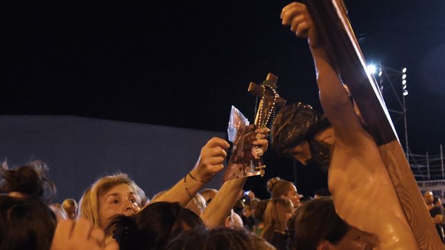 Vía Crucis: Ignacio pidió educar mejor a los hijos para superar la violencia