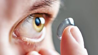 La Anmat prohibió cuatro productos para los ojos