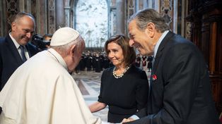 El Papa le permitió comulgar en el Vaticano a Nancy Pelosi pese a su apoyo al aborto
