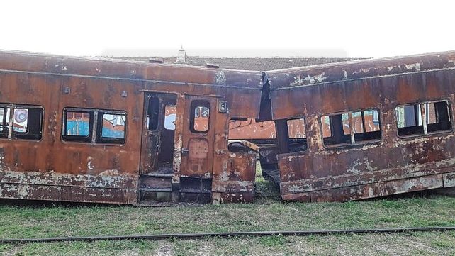 Paraná: los vagones del ferrocarril, reducidos a pedazos
