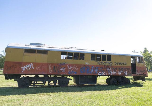 Patrimonio histórico ferroviario vandalizado.