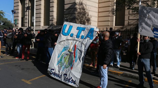 Convocan al SITU para destrabar el conflicto del transporte urbano de Paraná