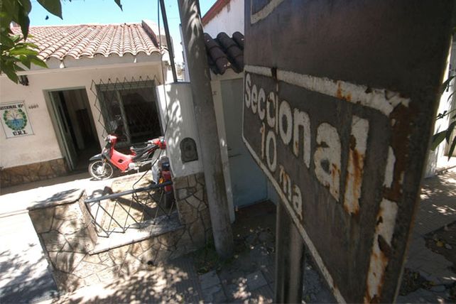 Personal policial pidió una “donación” a una heladería