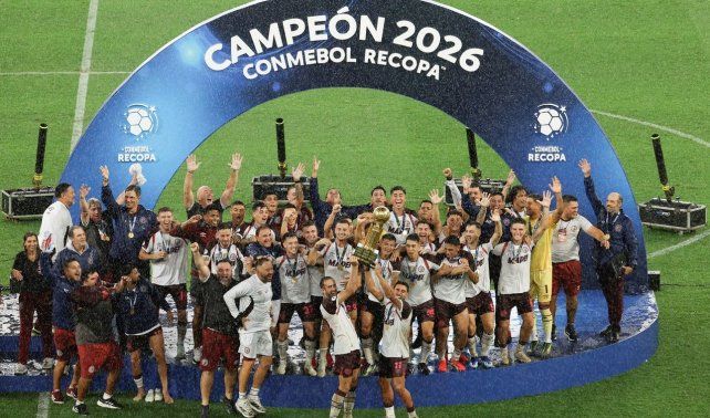 Lanús festejó en Brasil ante el poderoso Flamengo.